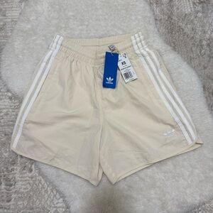 NWT ADIDAS men’s ivory sprinter athletic shorts